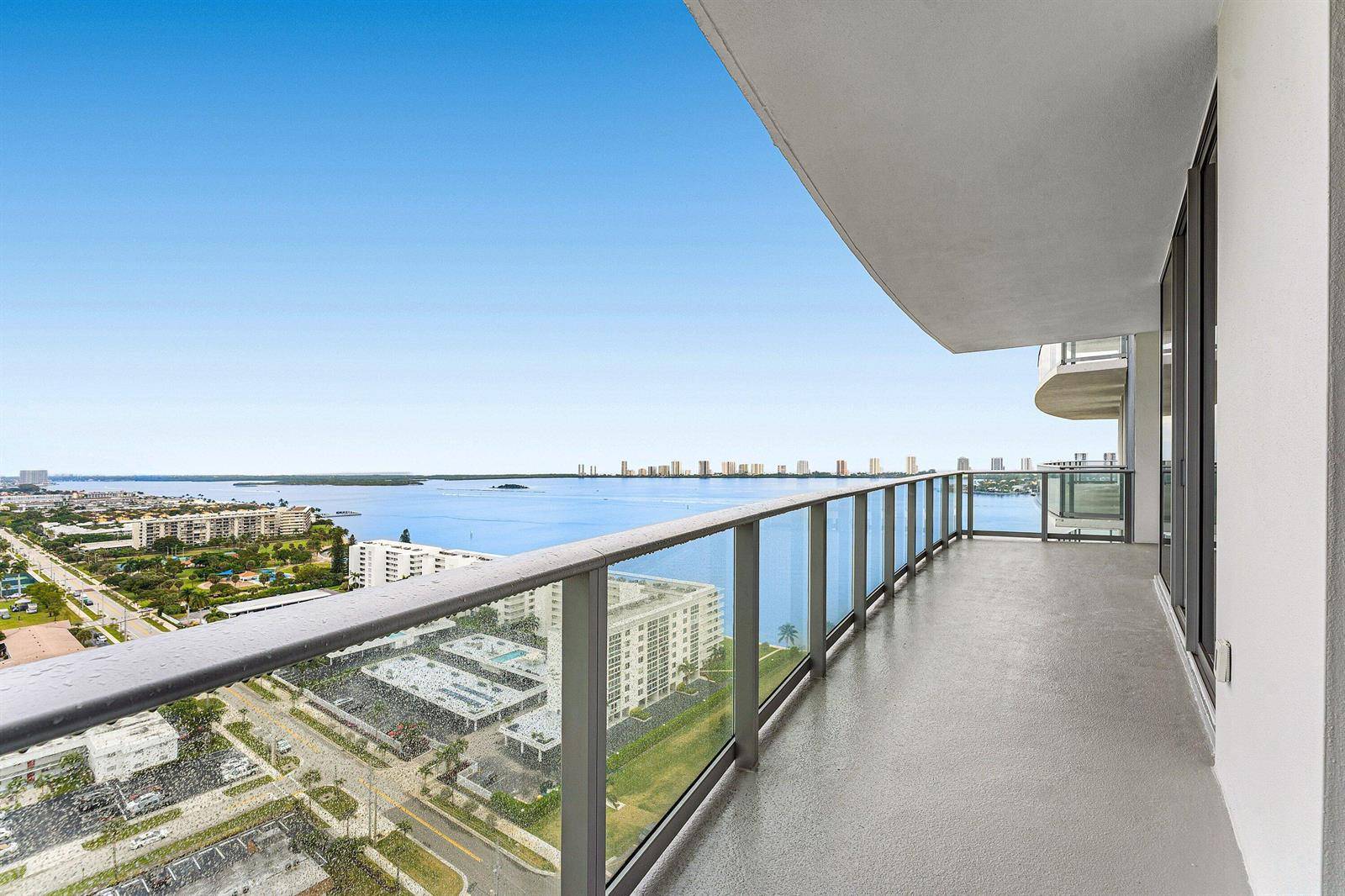 220 Lake ShoreLake Park - Nautilus 220 Condominium condo unit 2005 - picture