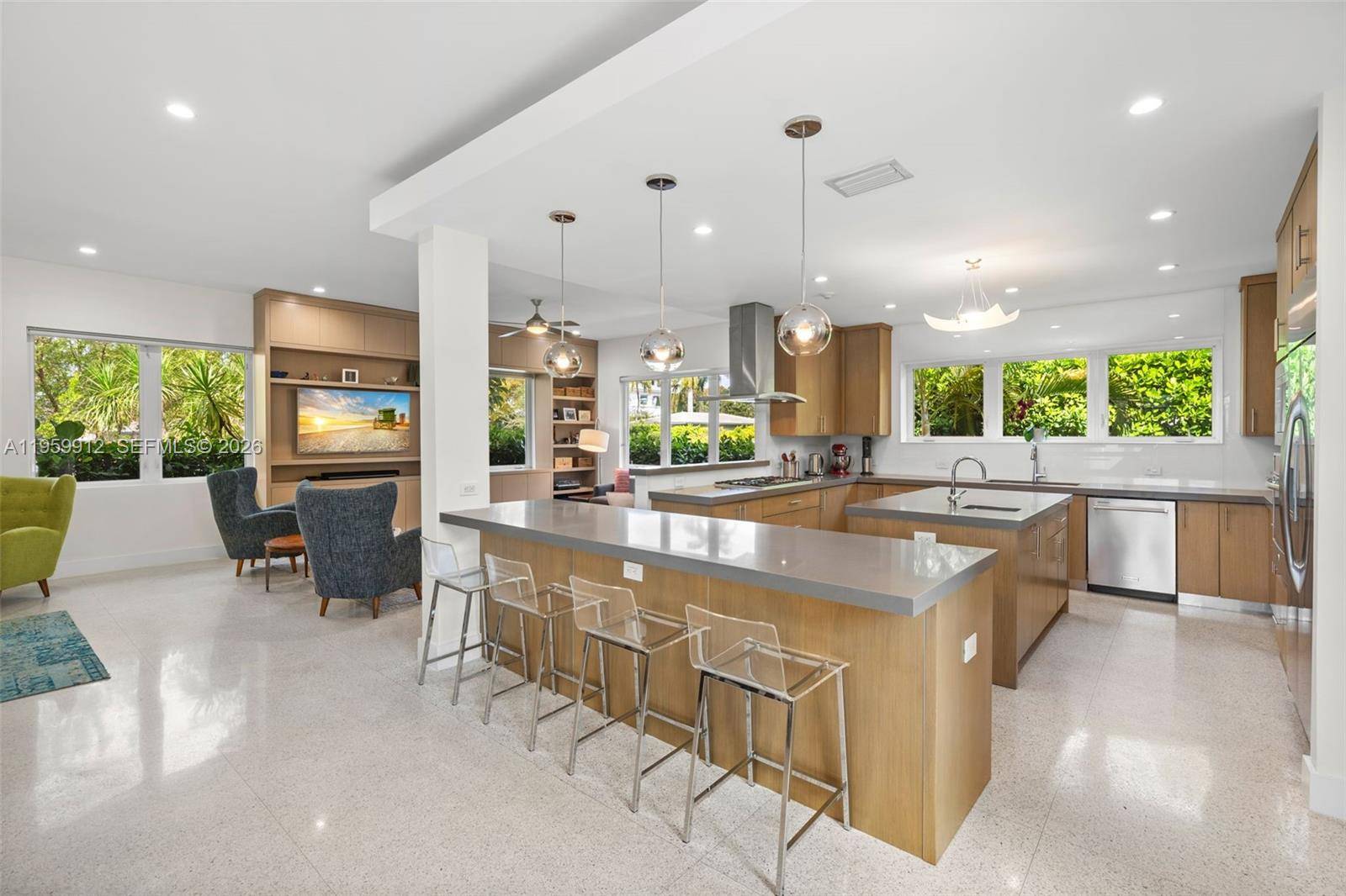 4595 N Jefferson AveMiami Beach - picture