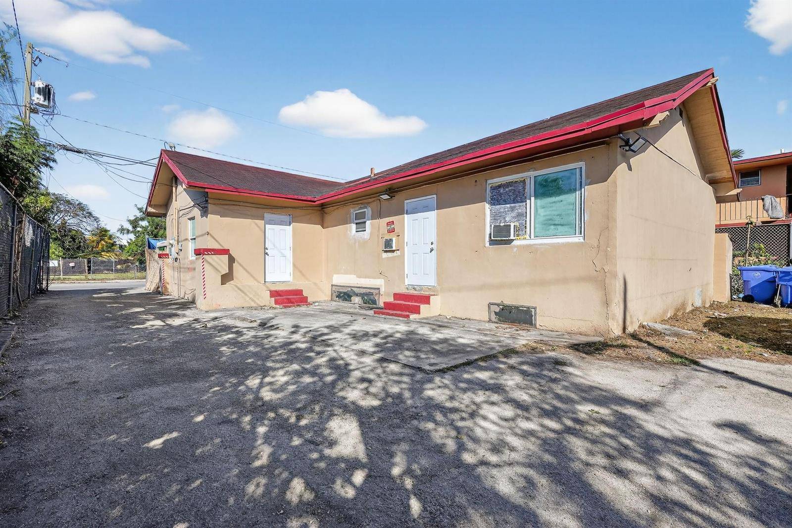 2168 NW 28Miami - picture