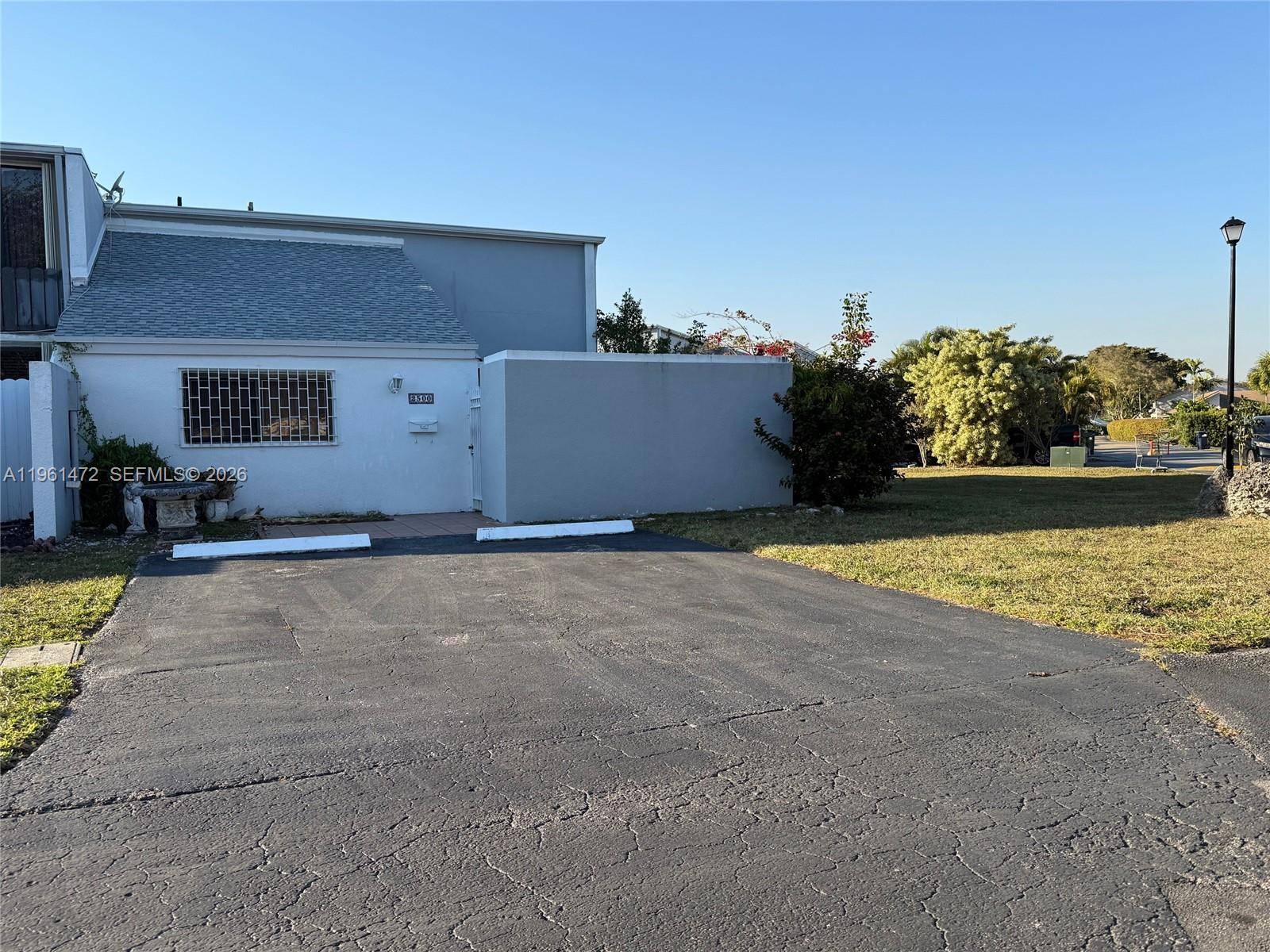 2500 SW 122nd CtMiami - picture