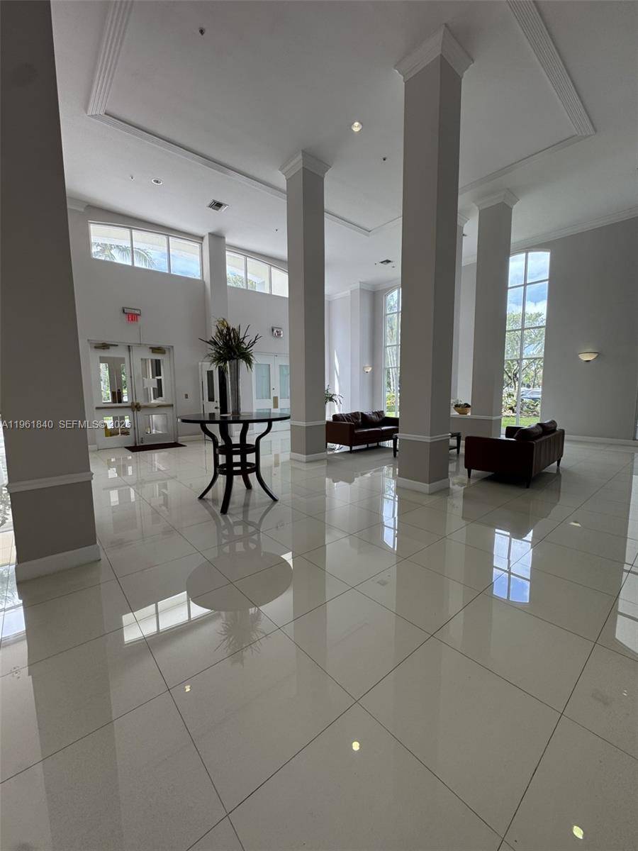 9725 NW 52nd StDoral - DORAL HOUSE CONDO NO 3,THE VILLAGE OF DORAL condo unit 114 - picture