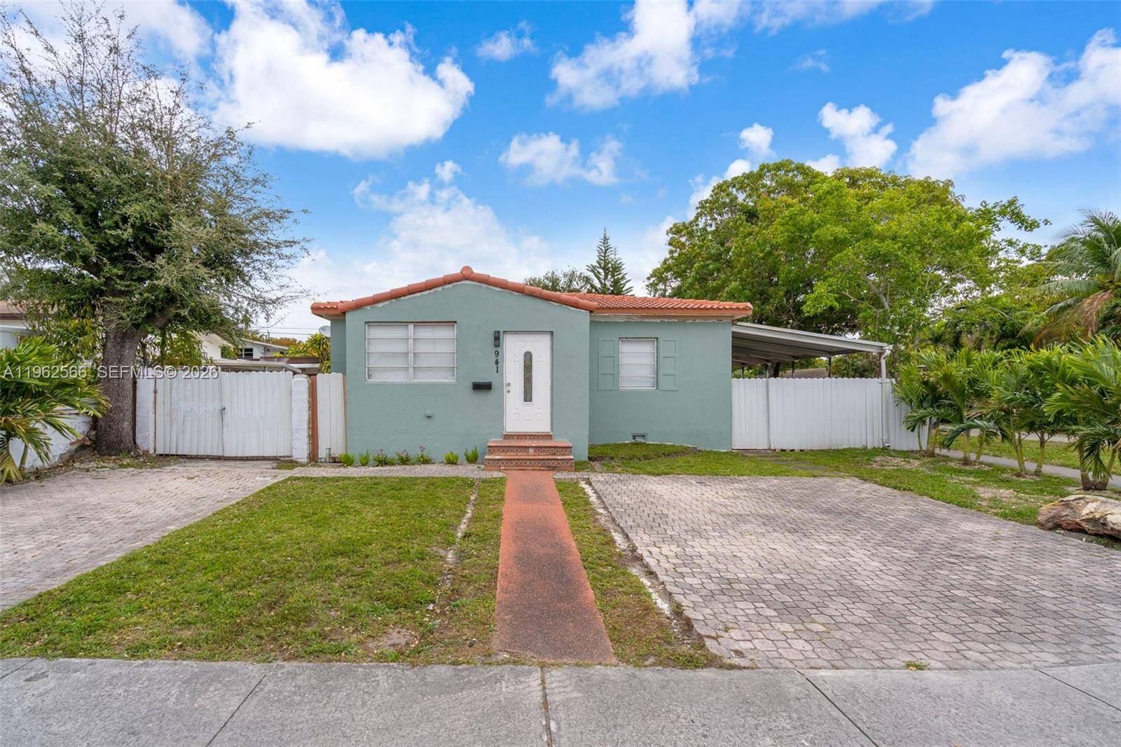 941 SW 31st CtMiami - picture