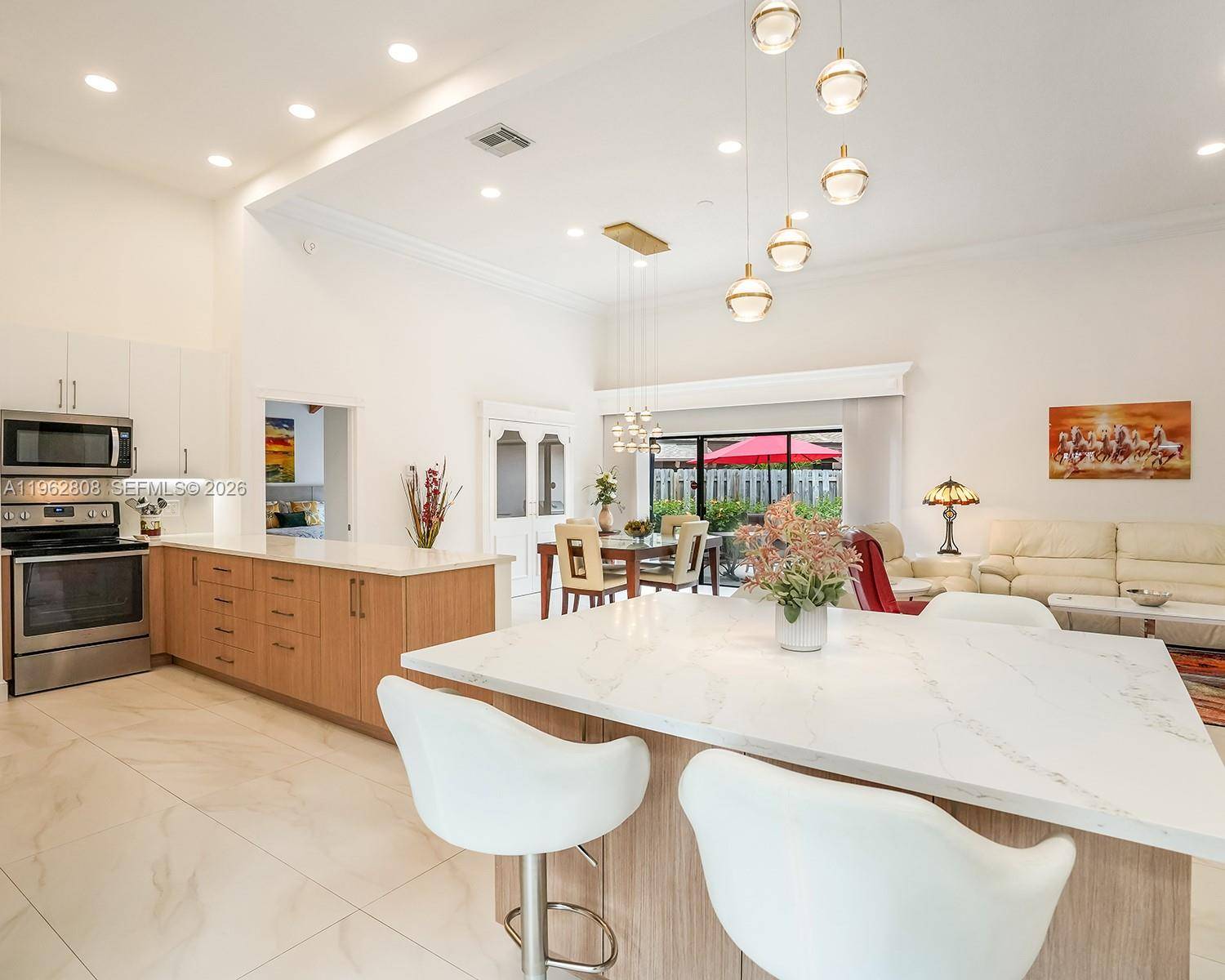 413 Leslie DrHallandale Beach - picture