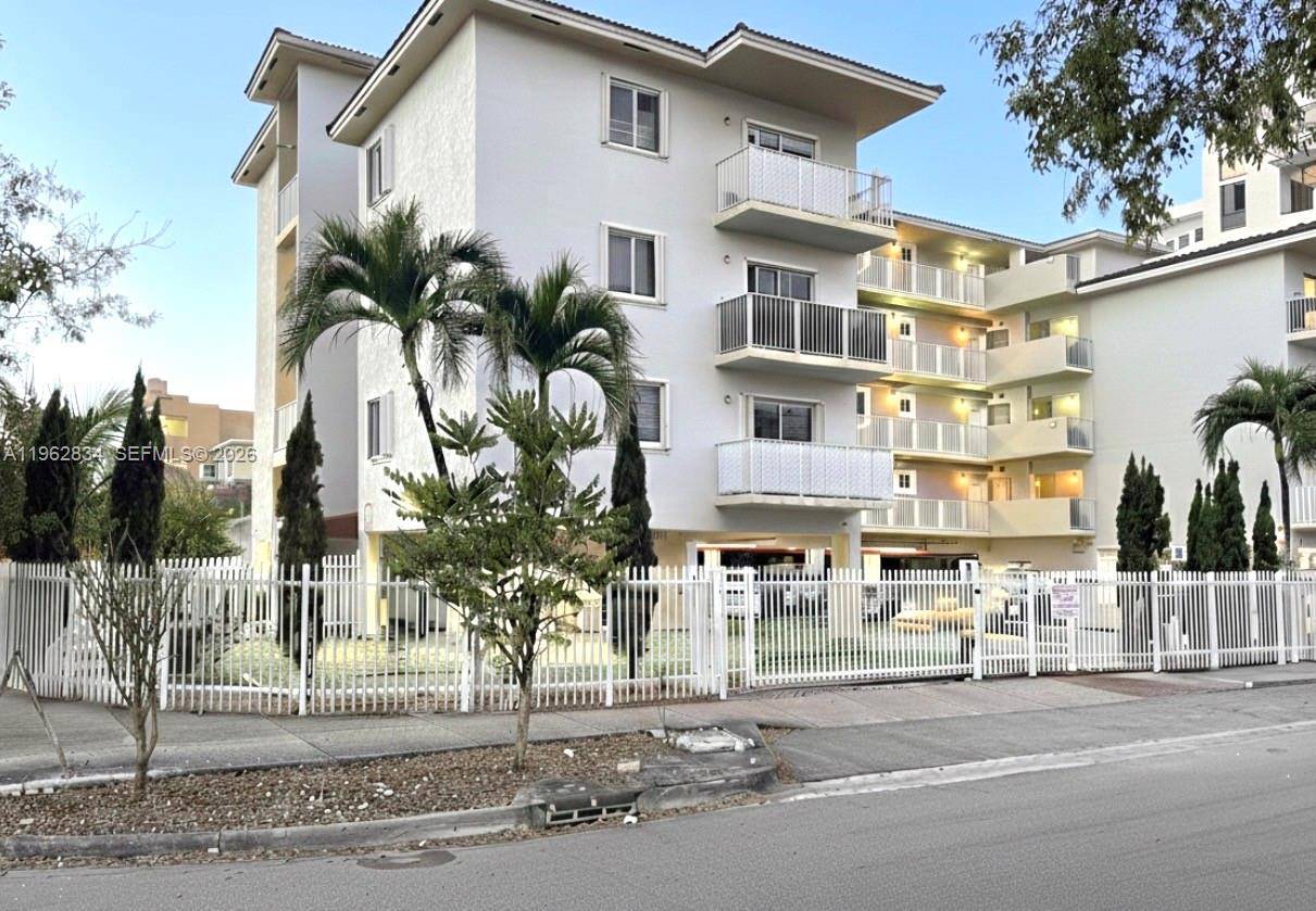 134 SW 7th AveMiami - RIVER BREEZE CONDO condo unit 404 - picture