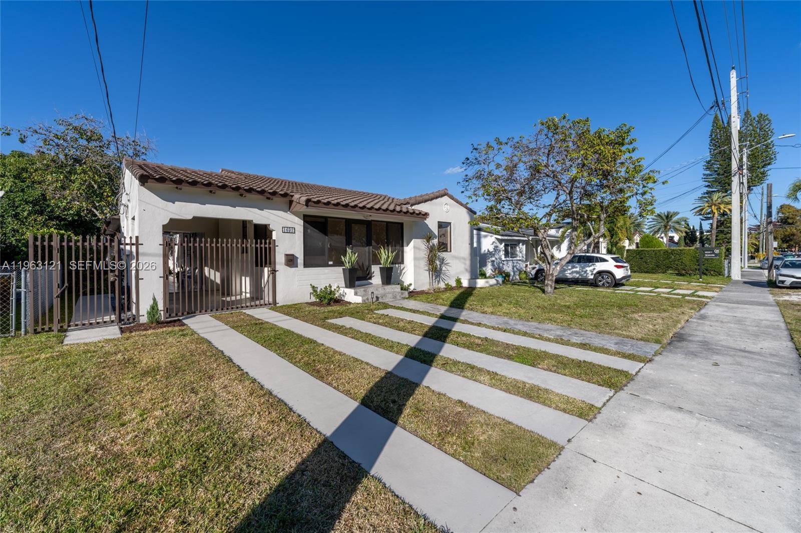1631 SW 21st StMiami - picture