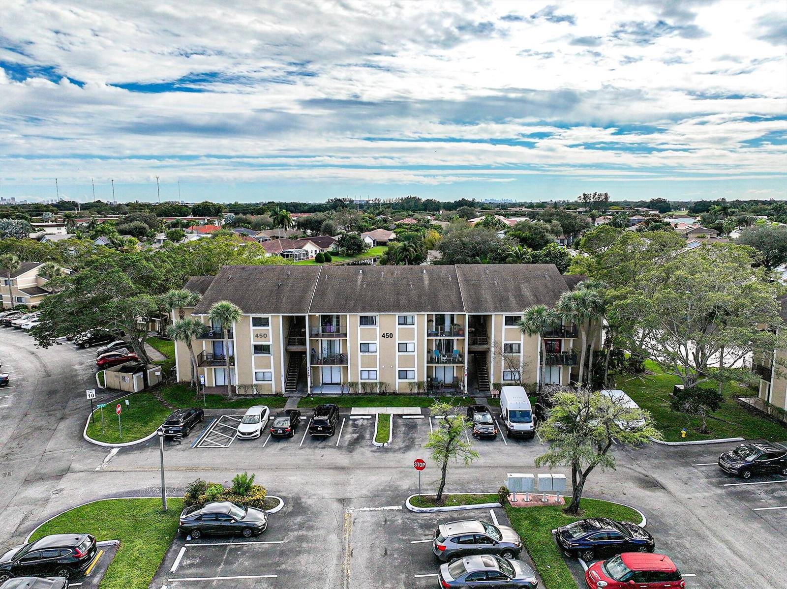 450 Palm CirclePembroke Pines - The Palms of Pembroke condo unit 106 - picture