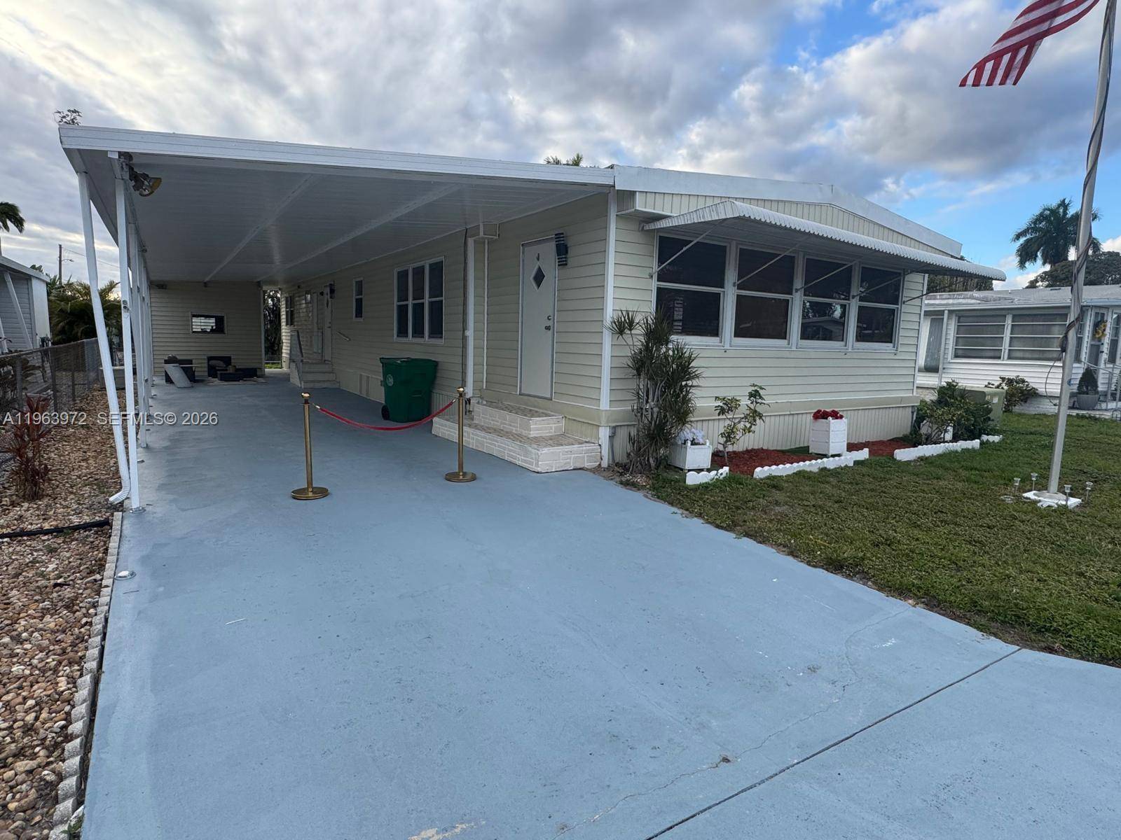 1721 SW 84th AveDavie - picture