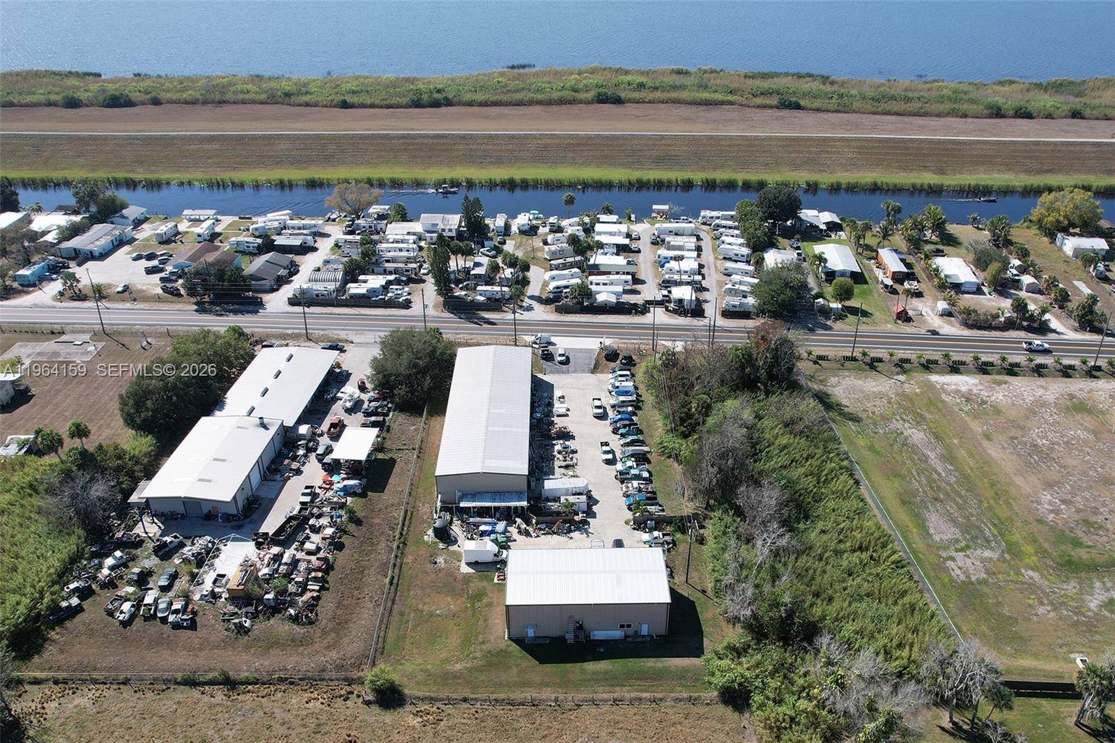 5271 US HWY 441 SEOkeechobee - picture