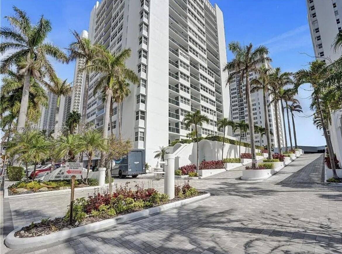 1880 S OceanHallandale Beach - LA MER ESTATES WEST CONDO condo unit 308 - picture