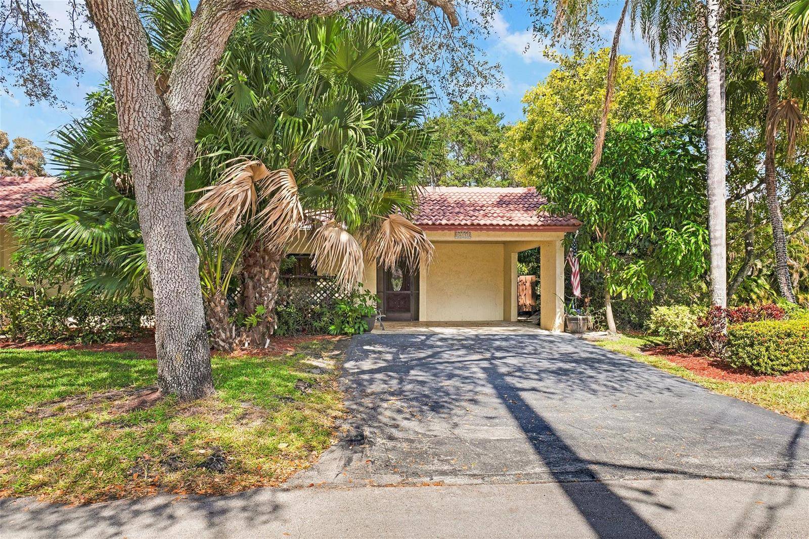 16131 LaurelWeston - VILLAS OF BONAVENTURE condo unit 33 - picture