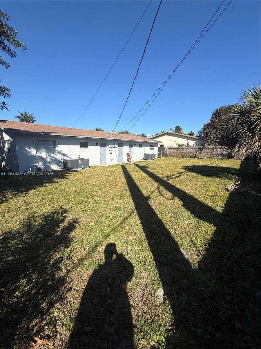 310 NE 38th StDeerfield Beach - picture