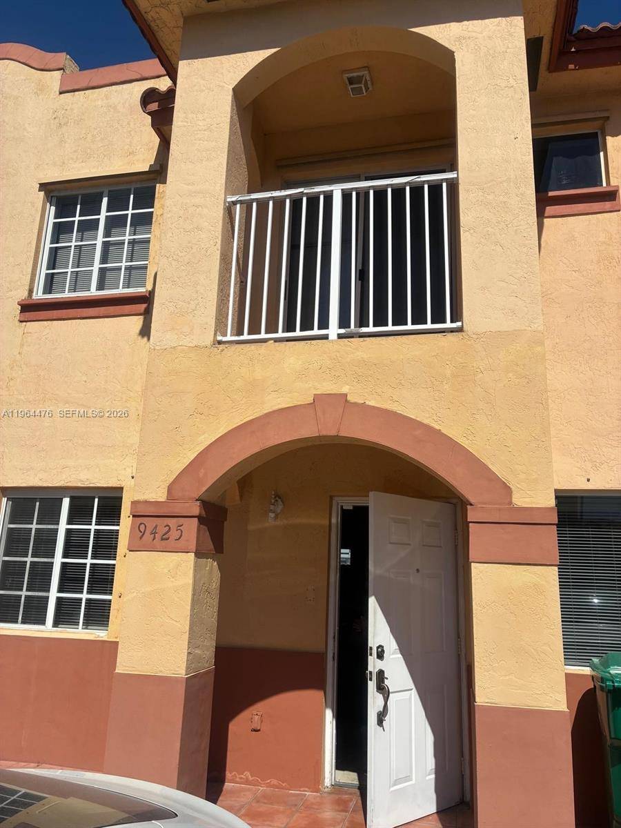 9425 NW 114th LnHialeah Gardens - Townhouse condo unit 3 - picture