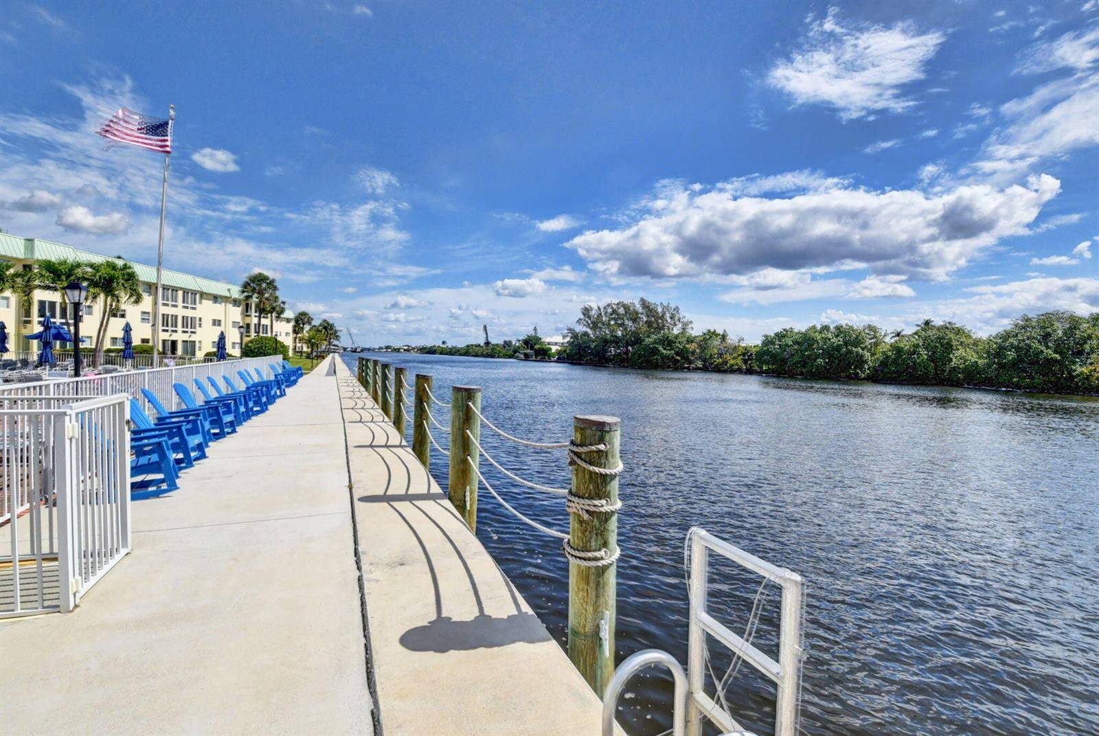 10 Colonial ClubBoynton Beach - COLONIAL CLUB COND SEC NO condo unit 305 - picture