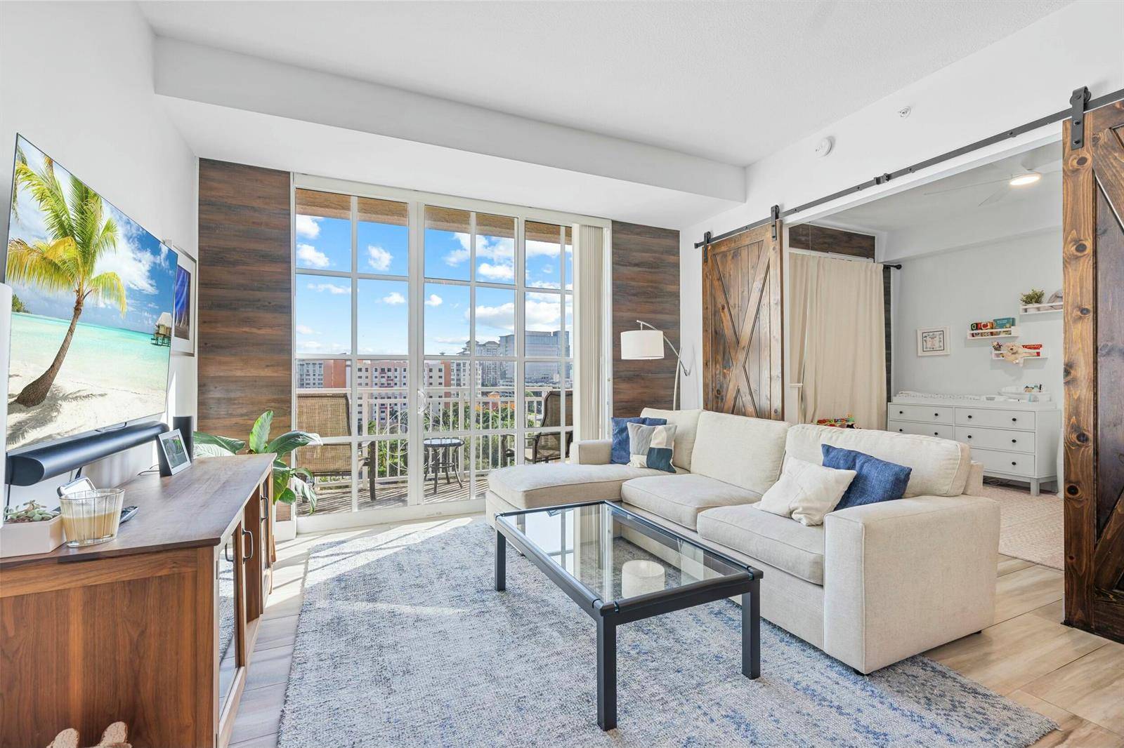 410 EverniaWest Palm Beach - WHITNEY CONDO condo unit 807 - picture