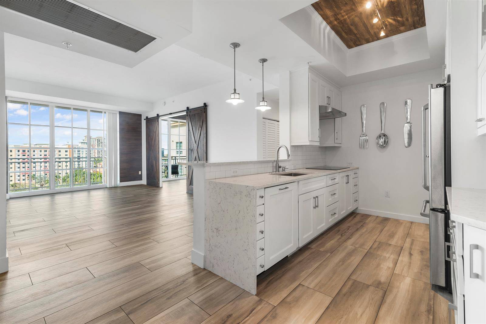 410 EverniaWest Palm Beach - WHITNEY CONDO condo unit 807 - picture