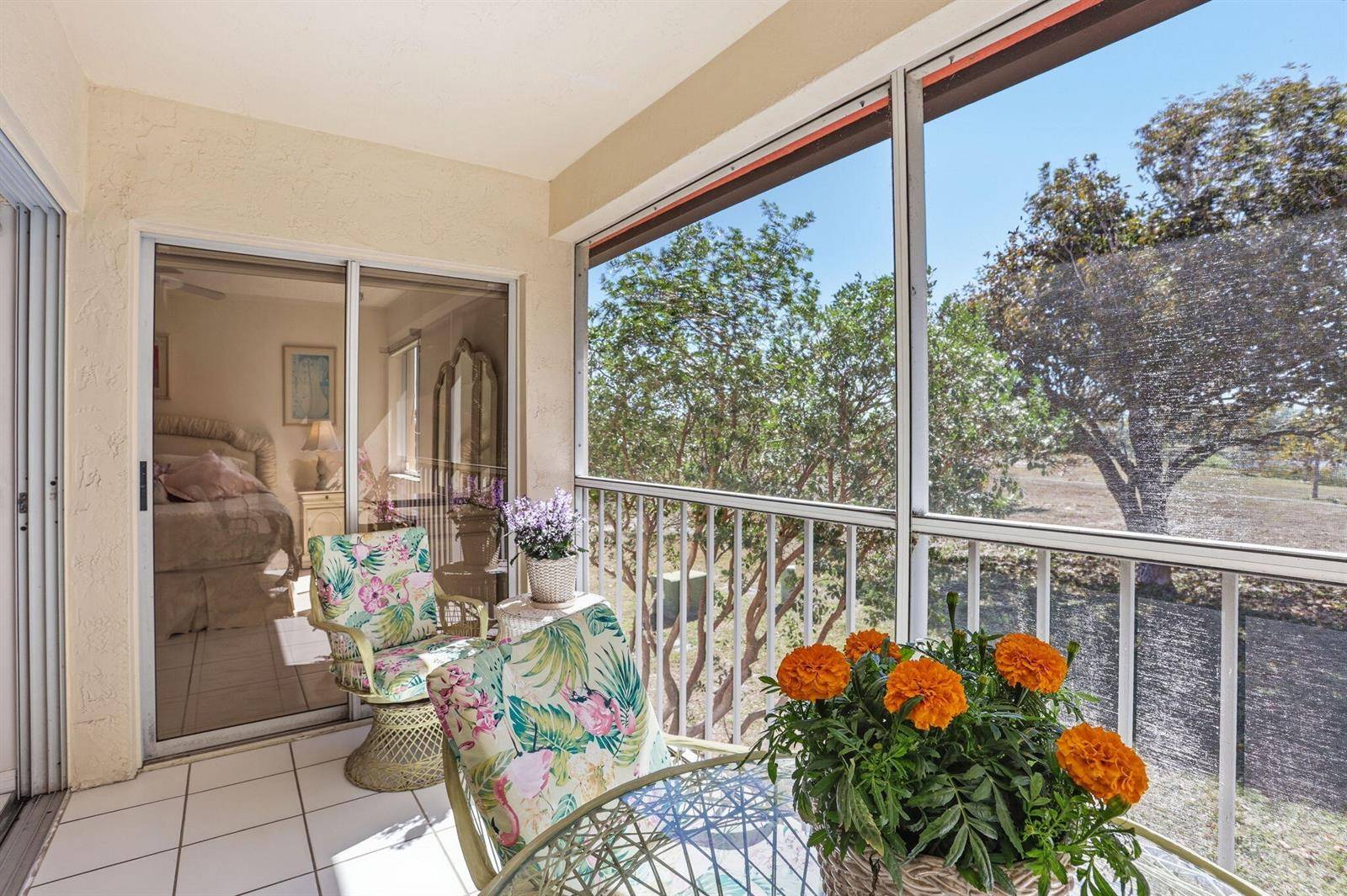 440 NW 67thBoca Raton - SAN DE VANCE GOLF AND TENN,SAN DE VANCE GOLF AN condo unit 201 - picture