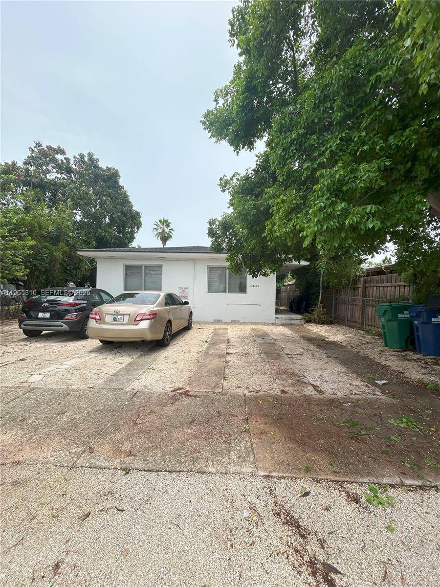1220-1222 NE 110th TerMiami - picture
