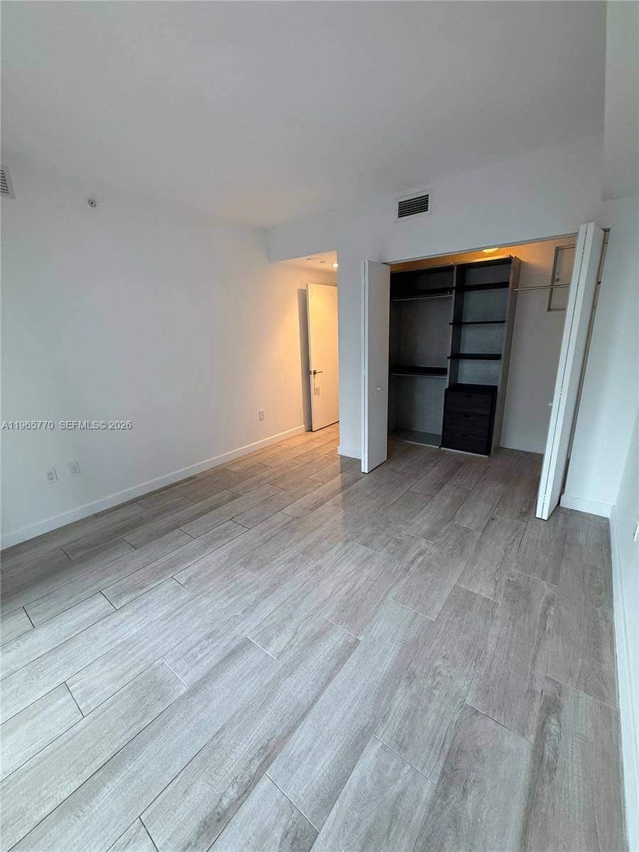 45 SW 9th StMiami - Condo/Co-Op/Annual,Condo condo unit 1004 - picture