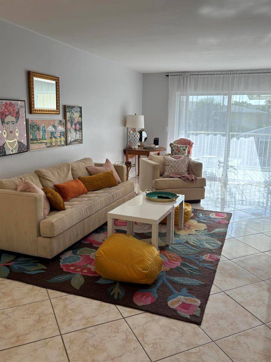 510 Prosperity FarmsNorth Palm Beach - EARMAN VILLAS CONDO condo unit 8b - picture