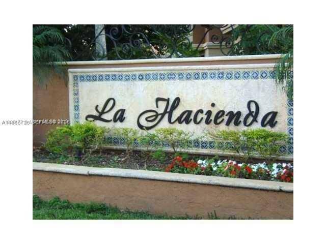 18330 NW 68th AveHialeah - LA HACIENDA COUNTRY CLUB condo unit A - picture