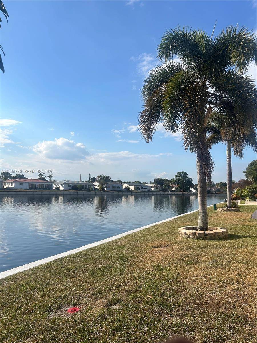 5715 NW 85th AveTamarac - picture