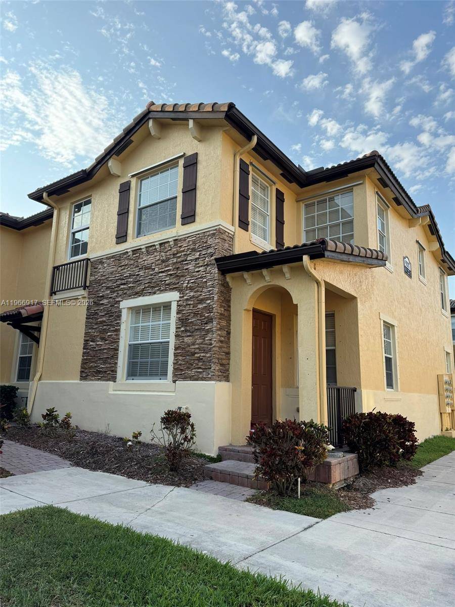 9257 SW 227th StCutler Bay - THE SHORES CONDO NO 1 condo unit 11 - picture
