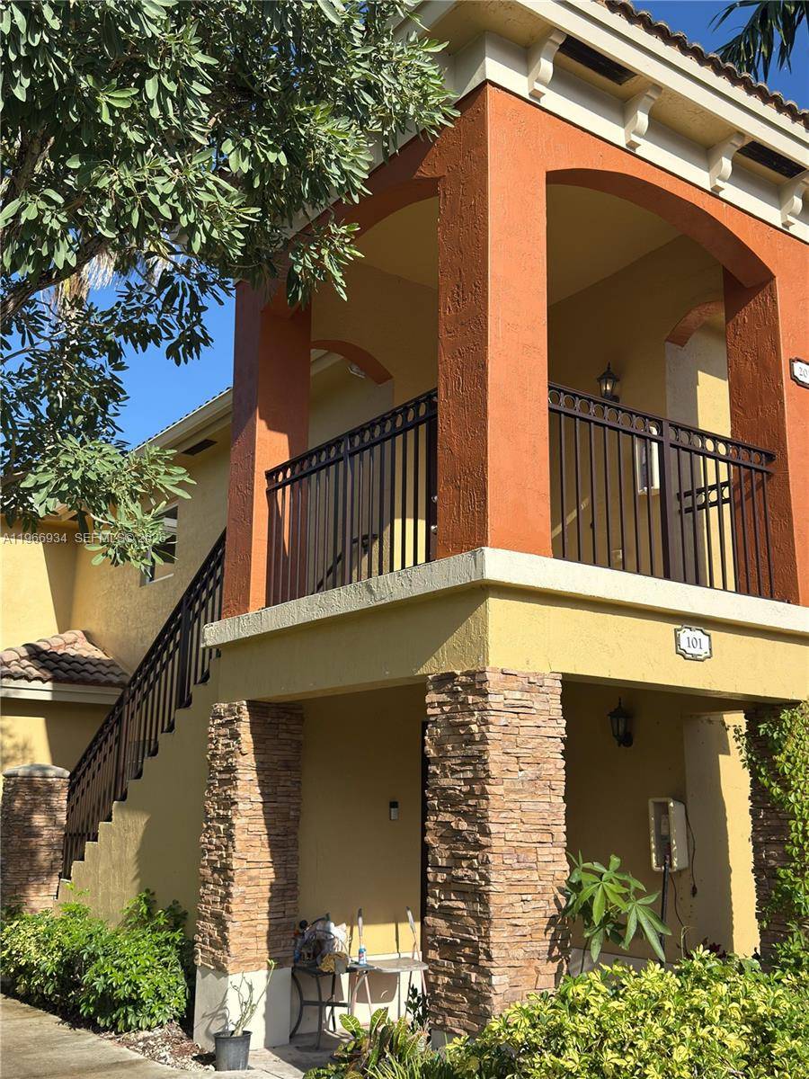 930 NE 34th AveHomestead - MONTEREY AT MALIBU BAY CO condo unit 201 - picture