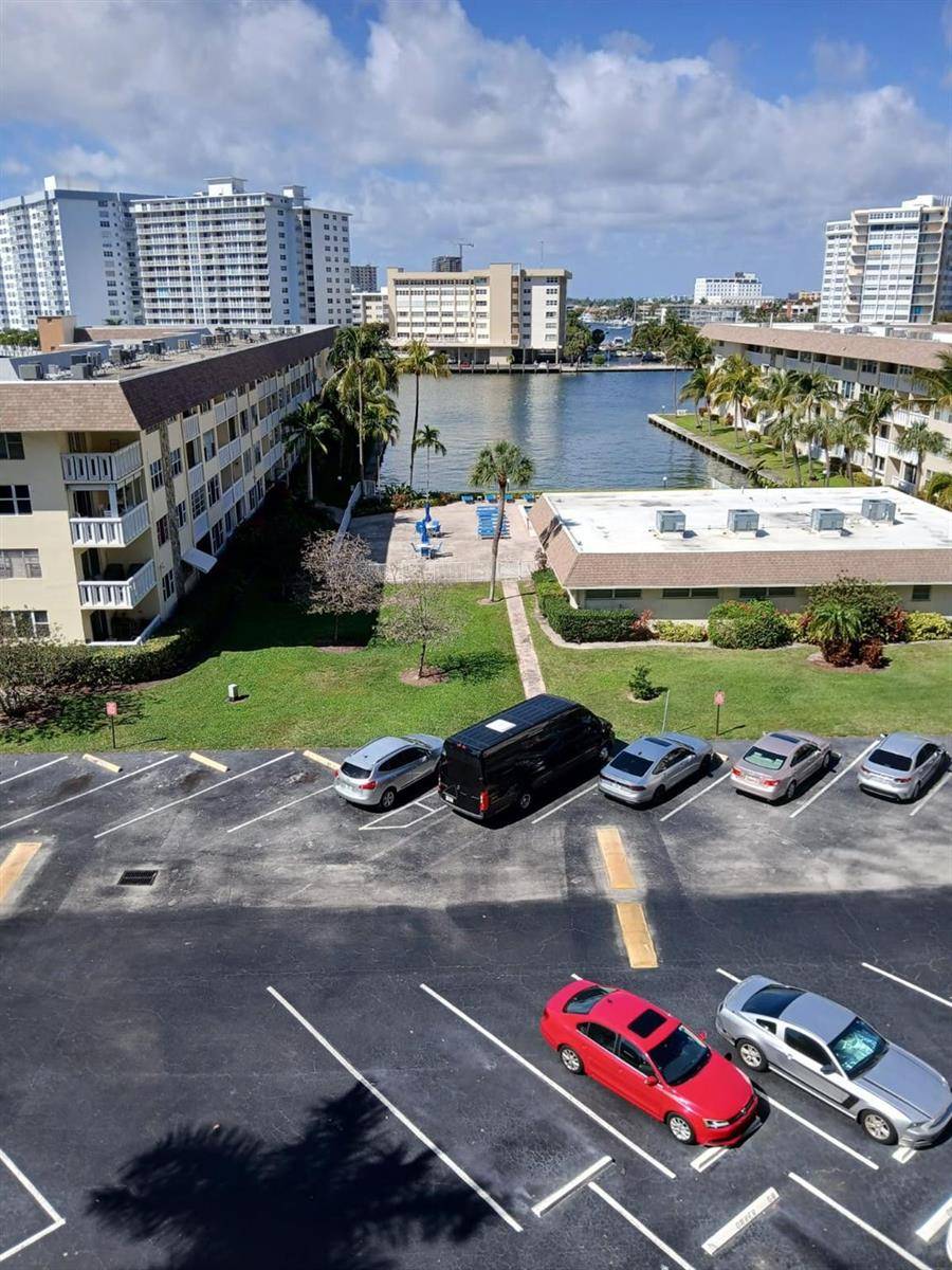 1893 S OceanHallandale Beach - Condo condo unit 605 - picture
