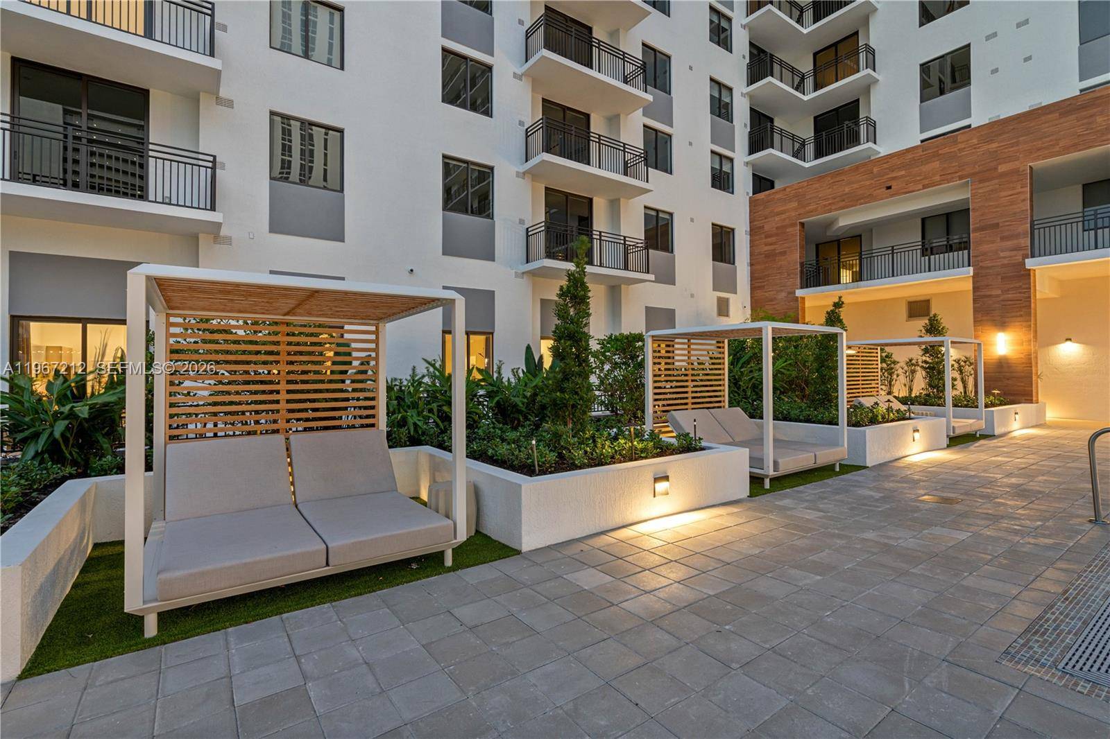 16395 Biscayne BlvdNorth Miami Beach - Apartments-Annual,Multi Family condo unit PH 2210 - picture