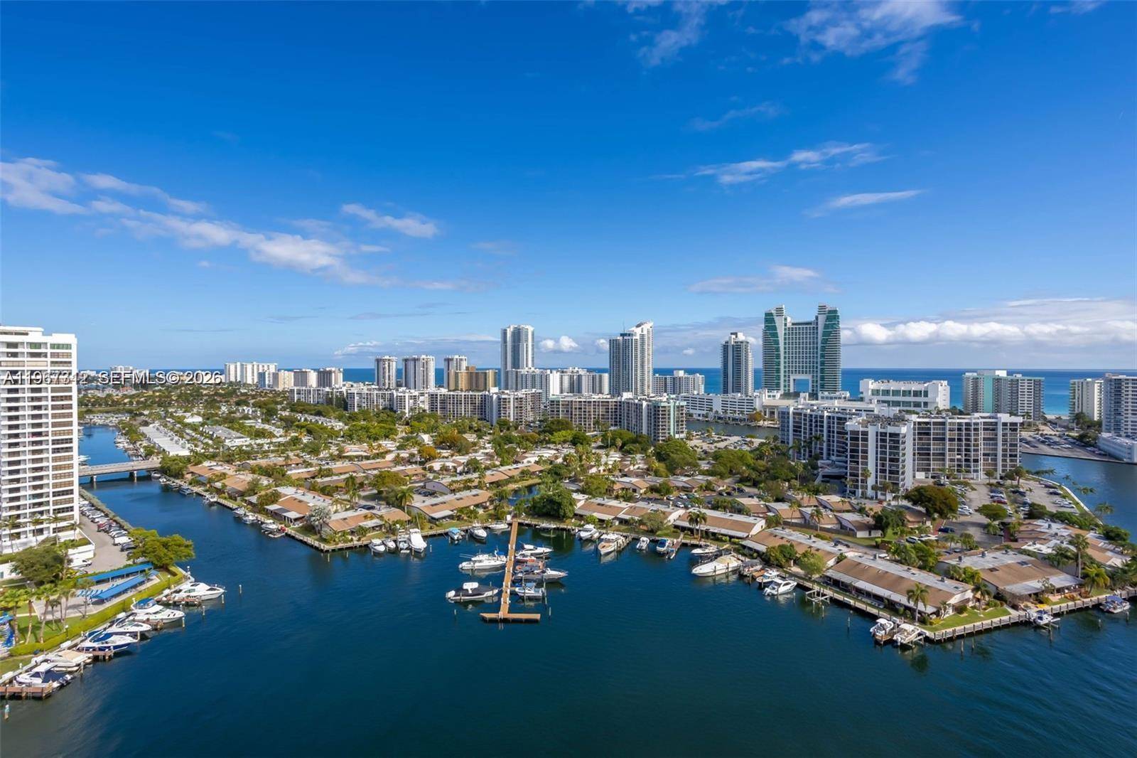 300 Three Islands BlvdHallandale Beach - ANCHOR BAY CLUB CONDO condo unit PH3A - picture