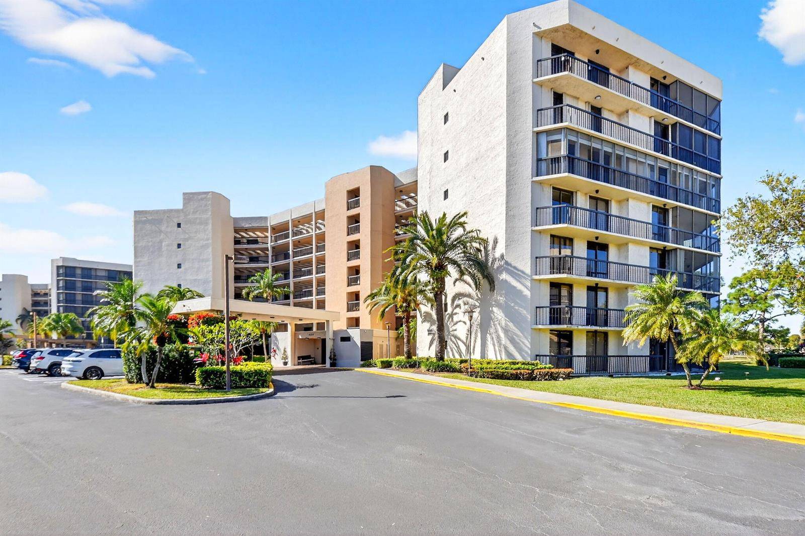 5279 Fountains DriveLake Worth - Fountains South cond 3B de condo unit 604 - picture