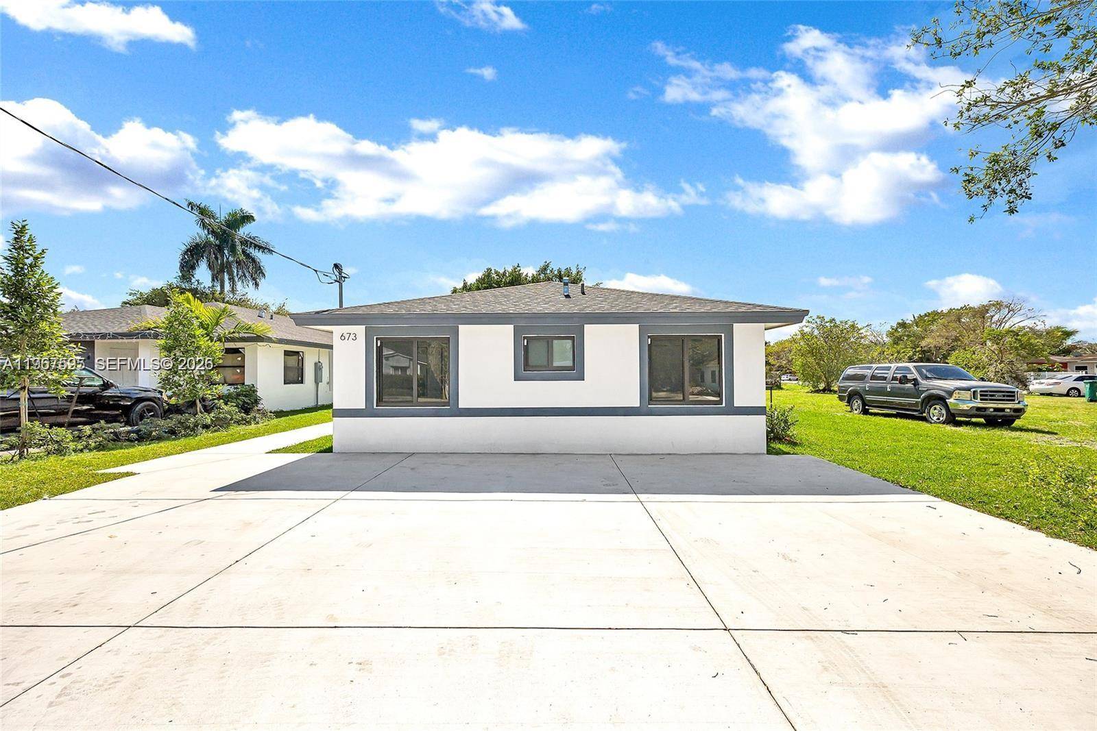 673 NW 14Florida City - picture