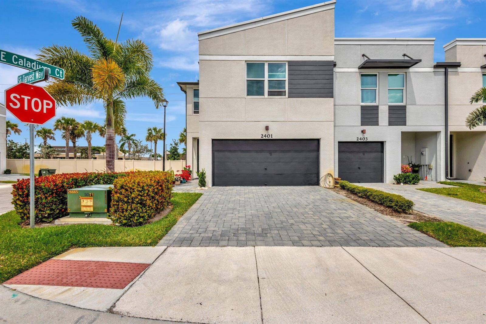2401 SE TarvestStuart - picture