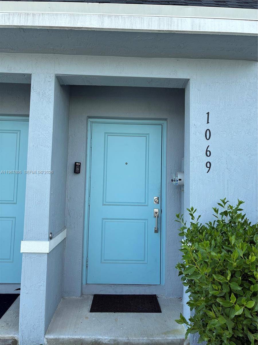 1069 NW 4th TerFlorida City - picture