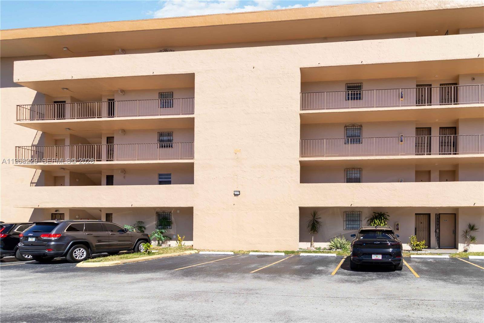 8895 Fontainebleau BlvdMiami - Condo 5+ Stories,Condo condo unit 504 - picture