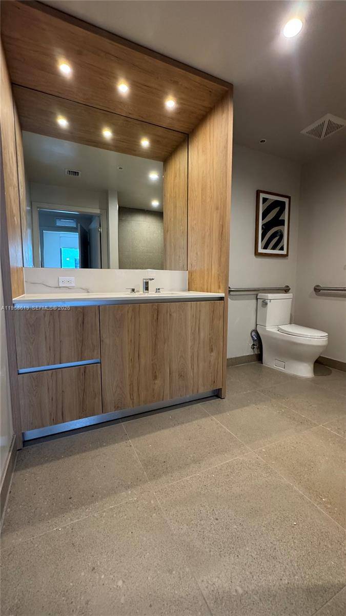 11 NE 6th streetMiami - Condo/Co-Op/Annual,Condo condo unit 2212 - picture