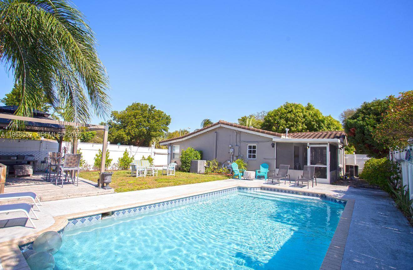 2450 NE 18th StPompano Beach - picture