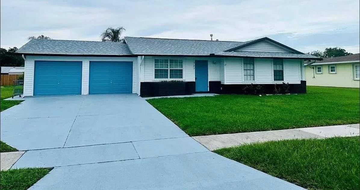 767 SW RavenswoodPort St. Lucie - picture