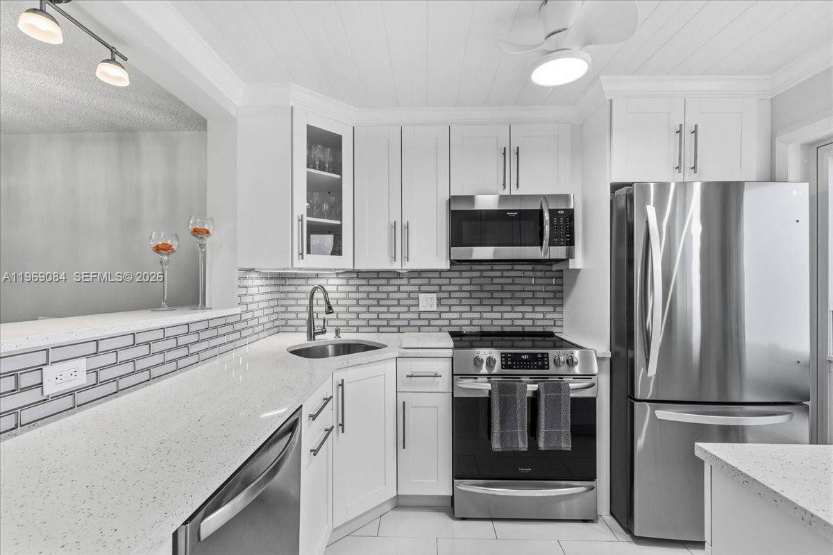 3201 NE 8th StPompano Beach - Condo 1-4 Stories,Condo condo unit 405 - picture