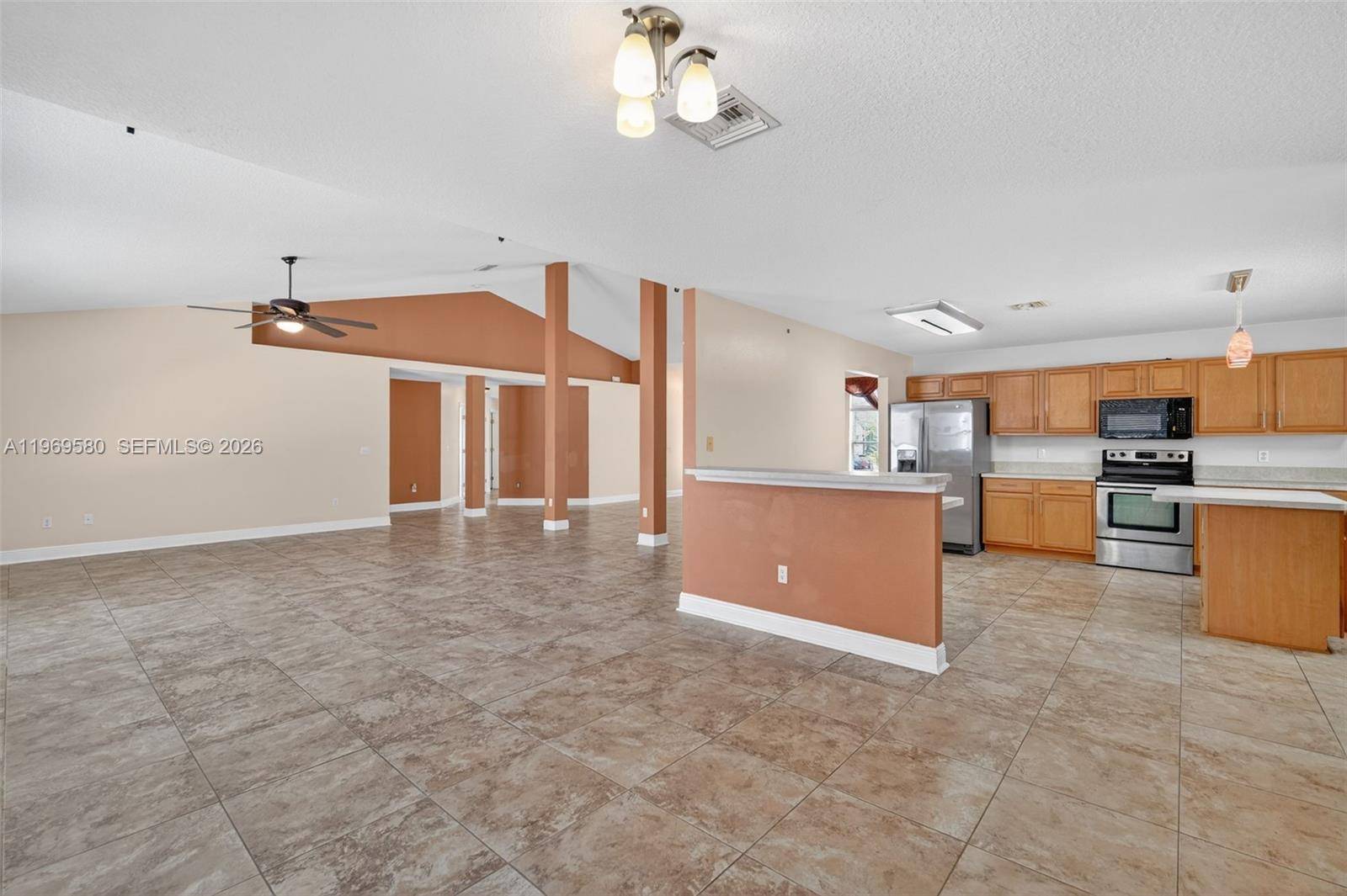 6762 NW Daffodil LnPort St. Lucie - picture