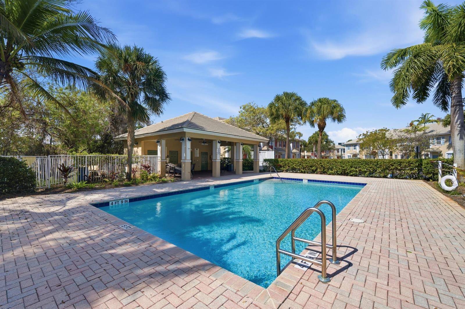 687 NW 42ndPlantation - picture