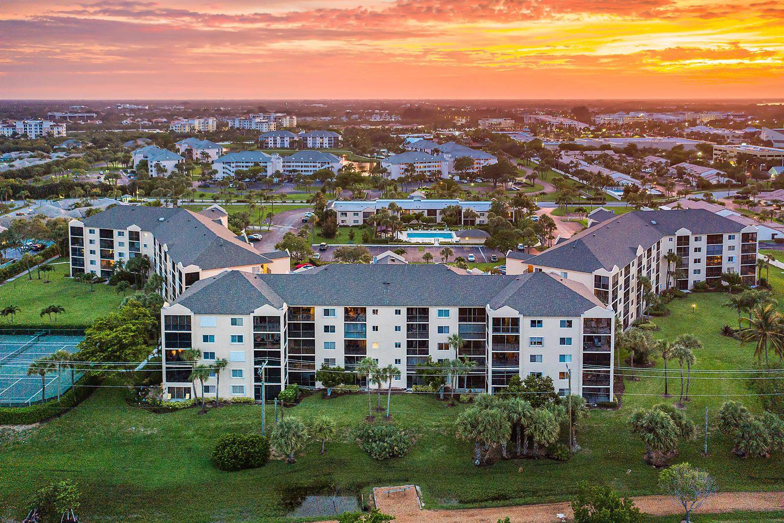 275 PalmJupiter - JUPITER BAY EAST CONDO,JUPITER BAY condo unit A201 - picture