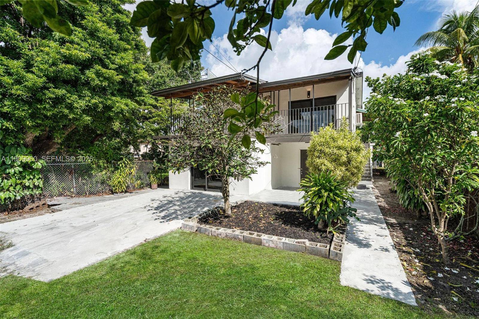 1523 NW 38th StMiami - picture