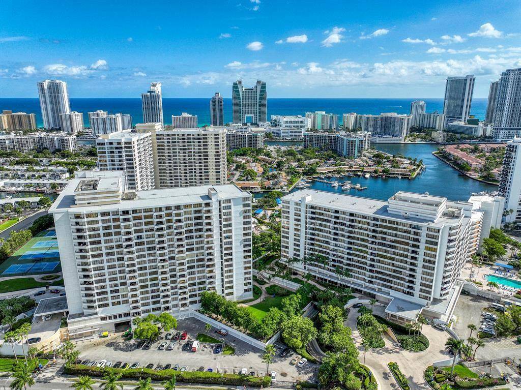 600 Three IslandsHallandale Beach - OLYMPUS CONDO,OLYMPUS PHASE B condo unit 406 - picture