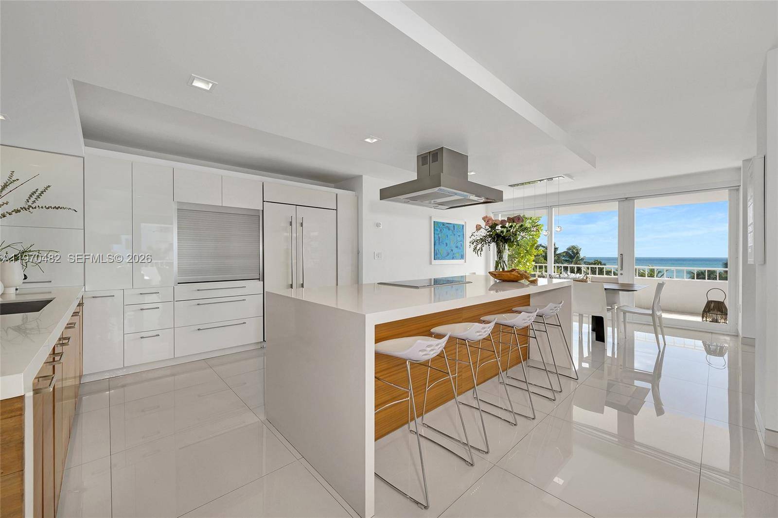 199 Ocean Lane DrKey Biscayne - COMMODORE CLUB SOUTH COND condo unit 401 - picture