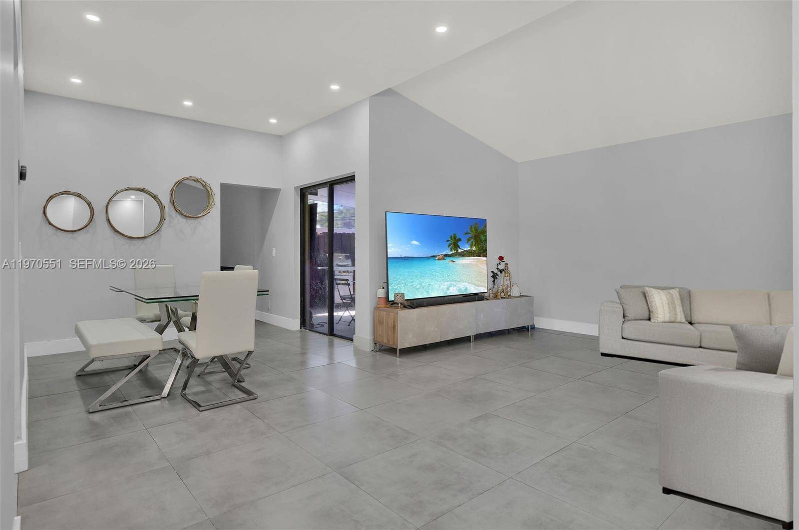 17032 NW 63rd PlHialeah - picture