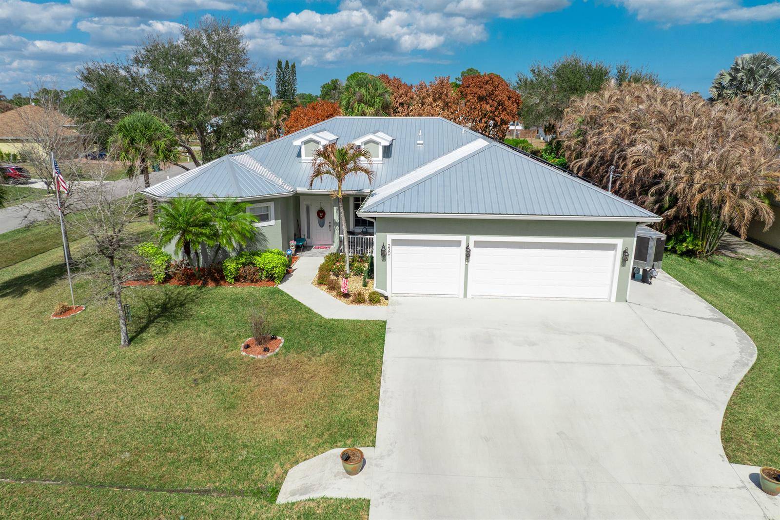 2301 SW LawfordPort St. Lucie - picture