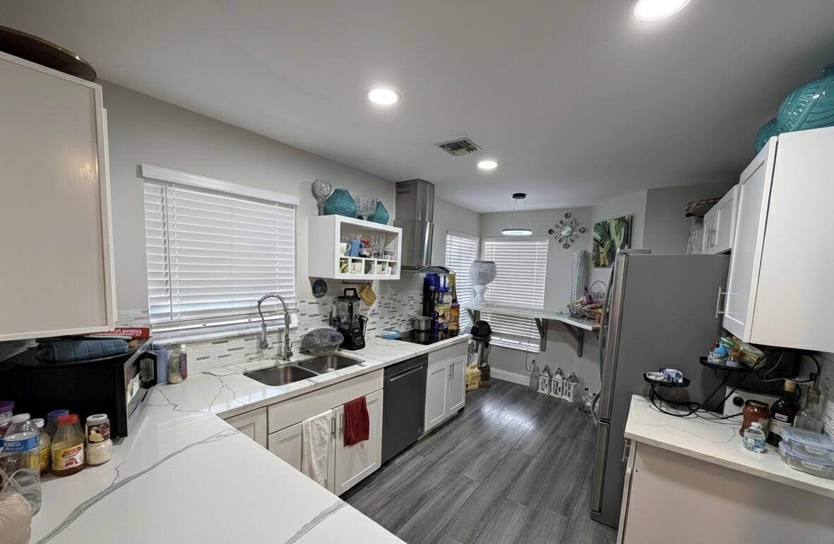 6132 Bear CreekLake Worth - picture