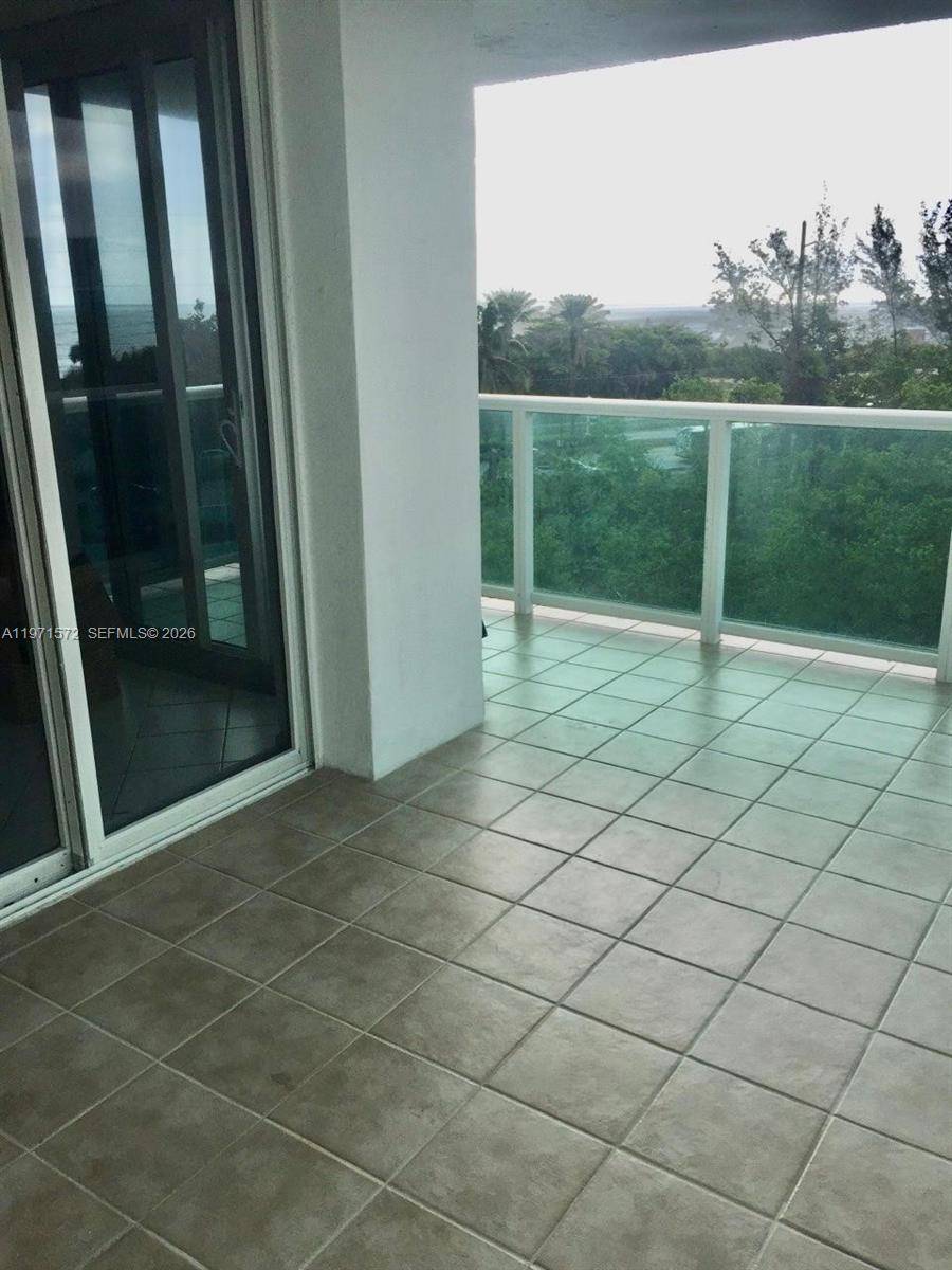 100 Bayview DrSunny Isles Beach - Condo 5+ Stories,Condo condo unit 516 - picture