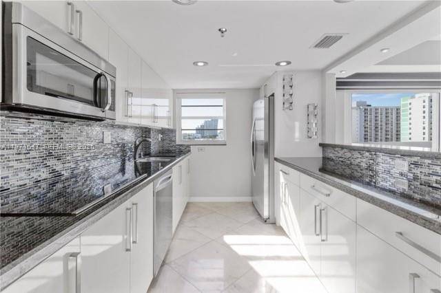 1345 West AveMiami Beach - Apartments-Annual,Condo condo unit 901 - picture